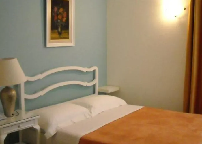 Marina Hotel Corfu (city)