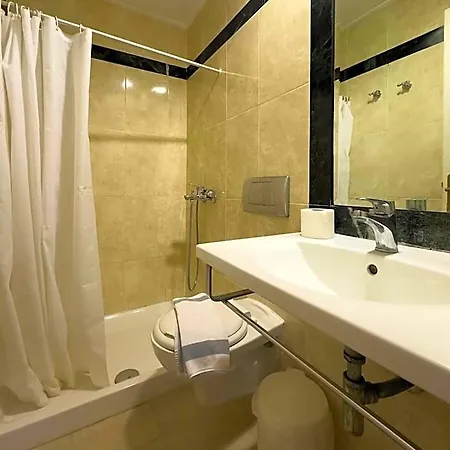 Marina Hotel 3*