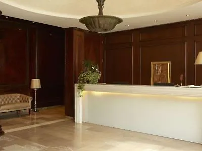 Marina Hotel