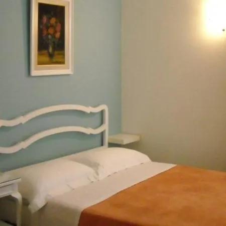 Marina Hotel Corfu (city)